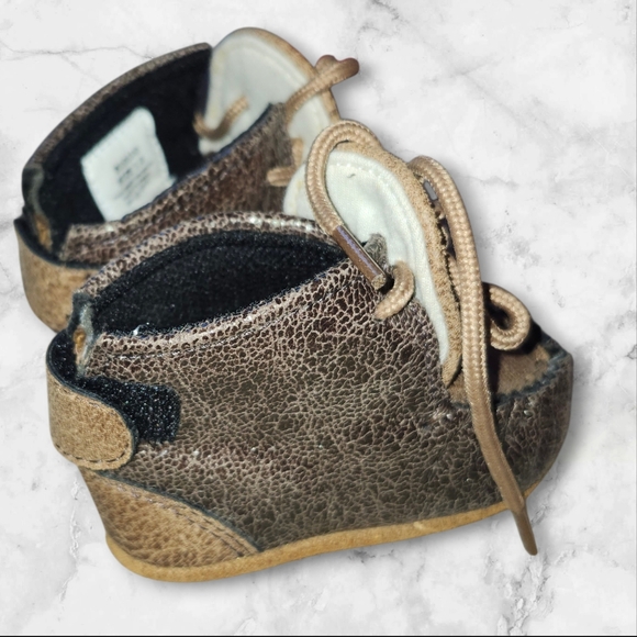 Infant Old Wear Baby moccasins - Picture 3 of 5